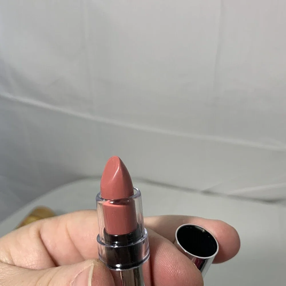 kinktt kosmetixxx lipstick color is Lick my Glass NEW